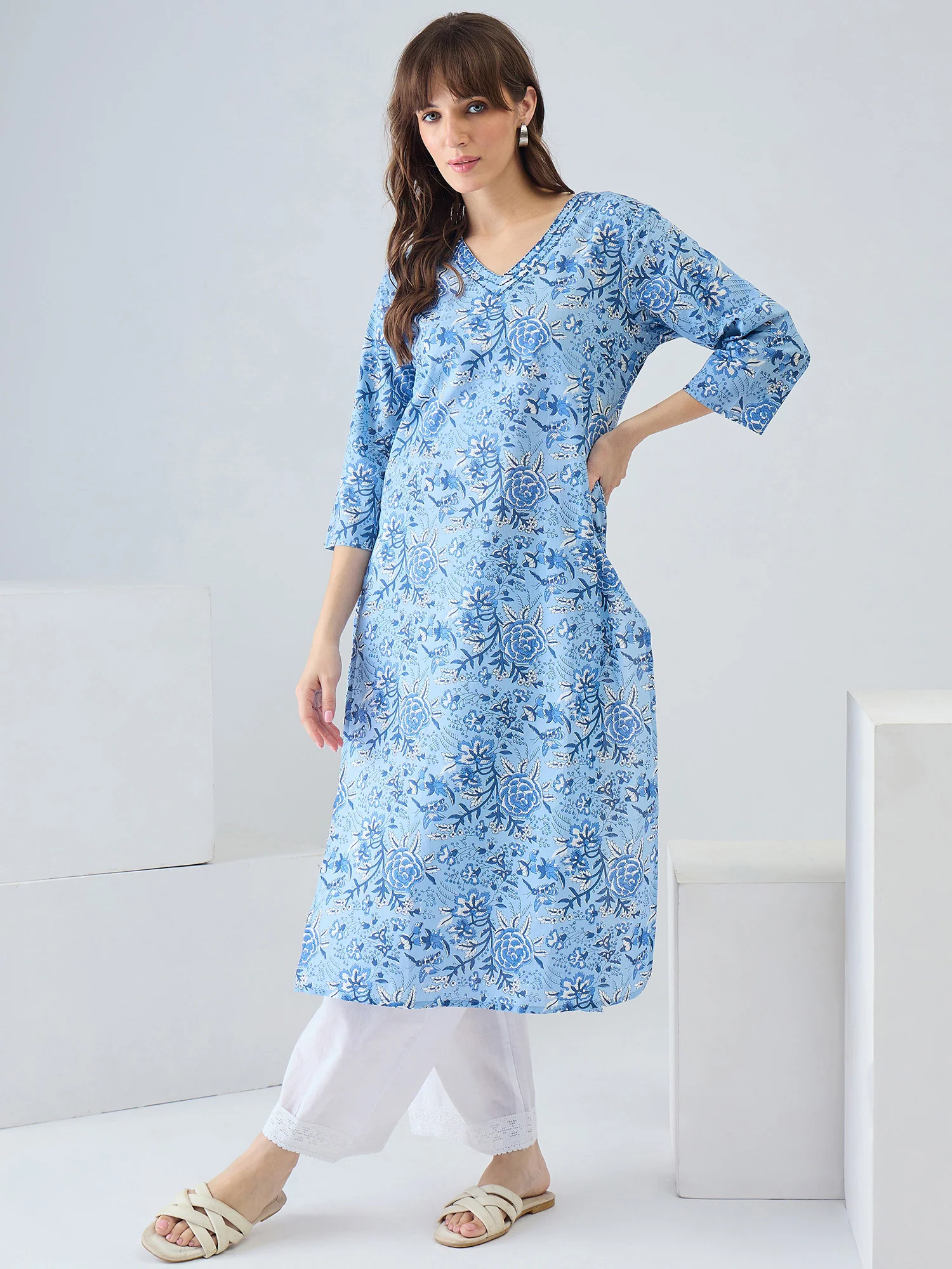 Blue Printed Cotton Floral Straight Kurtas - Image 4